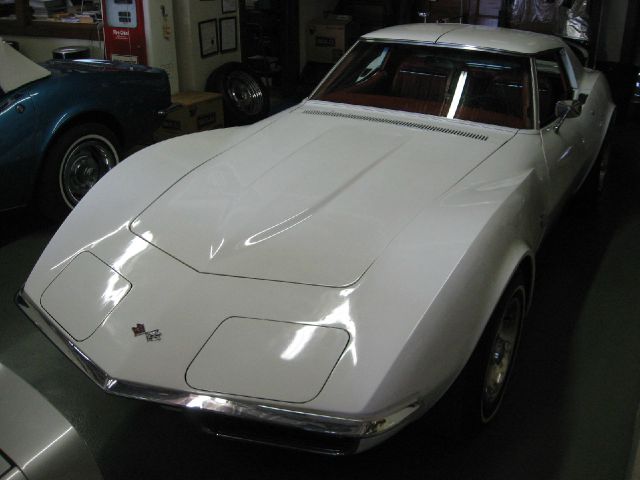 Chevrolet Corvette 1972 photo 3