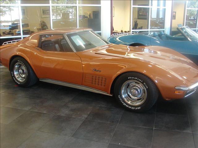 Chevrolet Corvette 1972 photo 1