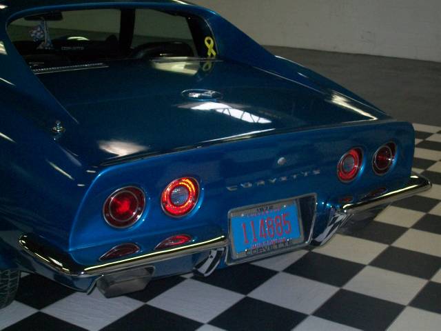 Chevrolet Corvette 1972 photo 1