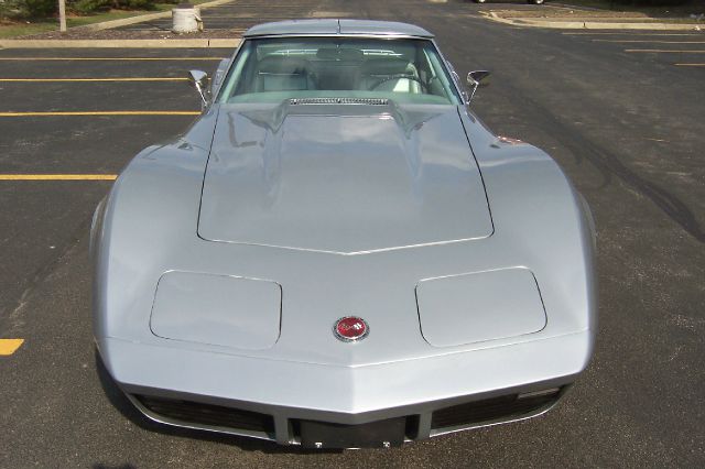 Chevrolet Corvette 1974 photo 1