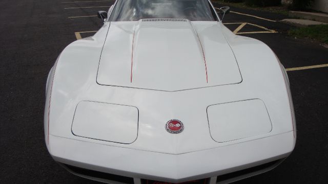 Chevrolet Corvette 1974 photo 2