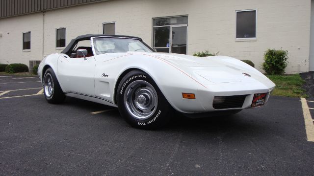 Chevrolet Corvette 1974 photo 4