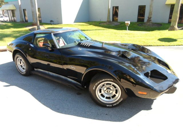 Chevrolet Corvette 1975 photo 2