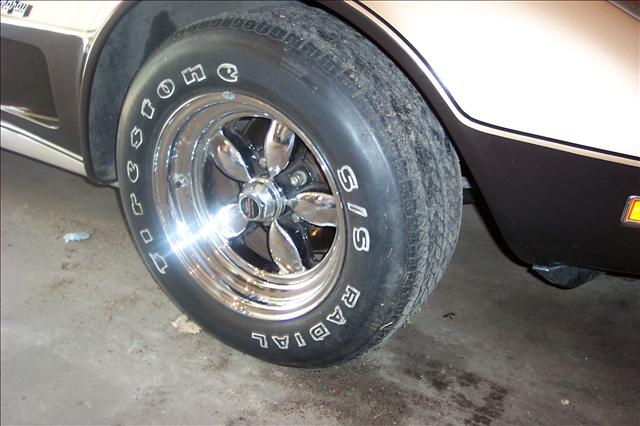 Chevrolet Corvette 1976 photo 4