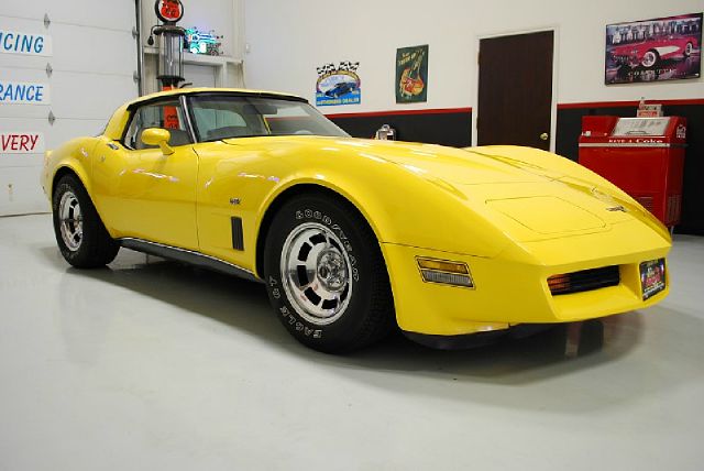 Chevrolet Corvette 1980 photo 1