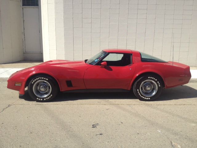 Chevrolet Corvette 1981 photo 1