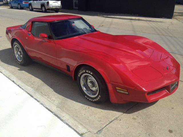 Chevrolet Corvette 1981 photo 3