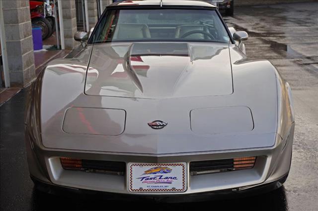 Chevrolet Corvette 1982 photo 11