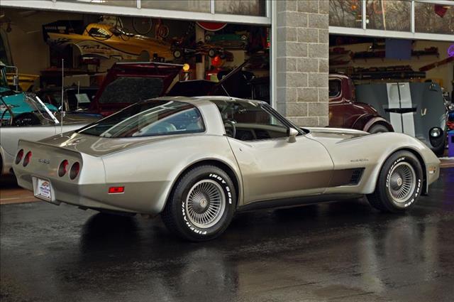 Chevrolet Corvette 1982 photo 13