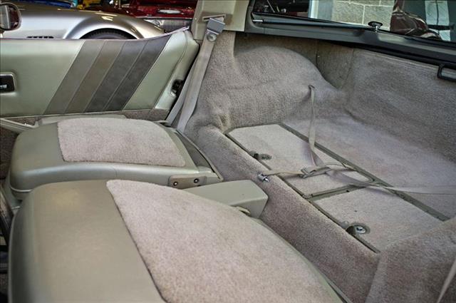 Chevrolet Corvette 1982 photo 2