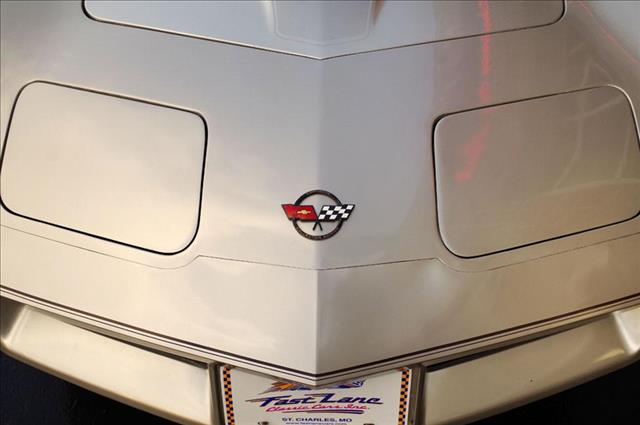 Chevrolet Corvette 1982 photo 3