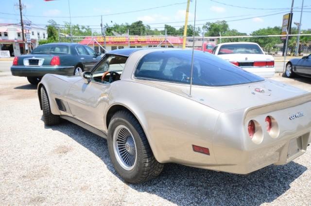 Chevrolet Corvette 1982 photo 2