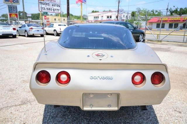 Chevrolet Corvette 1982 photo 3