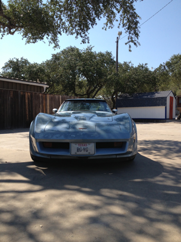 Chevrolet Corvette 1982 photo 2