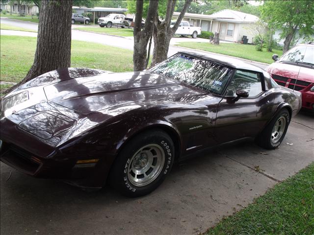 Chevrolet Corvette 1982 photo 1