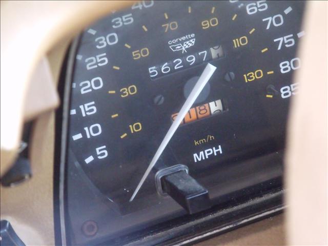 Chevrolet Corvette 1982 photo 2