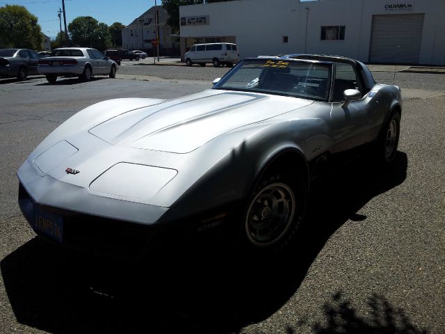 Chevrolet Corvette 1982 photo 1