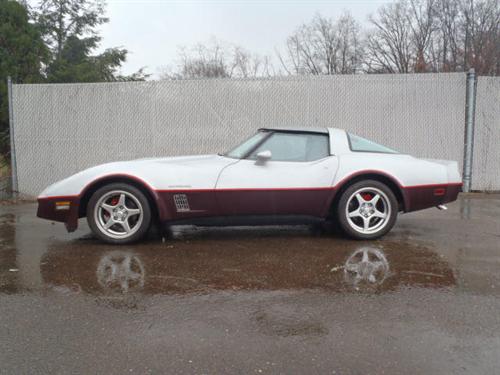 Chevrolet Corvette 1982 photo 1