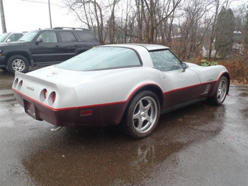 Chevrolet Corvette 1982 photo 4