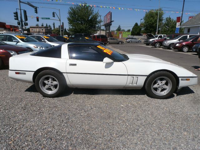 Chevrolet Corvette 1985 photo 4