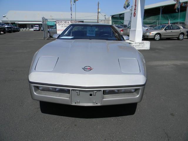 Chevrolet Corvette 1985 photo 2
