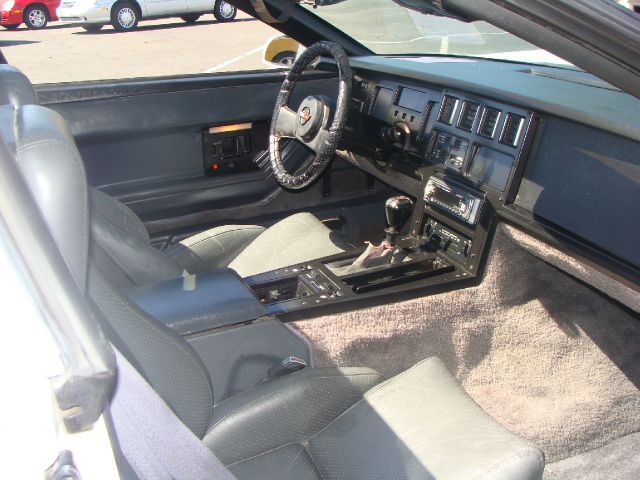 Chevrolet Corvette 1985 photo 6