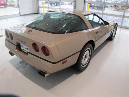 Chevrolet Corvette 1985 photo 4