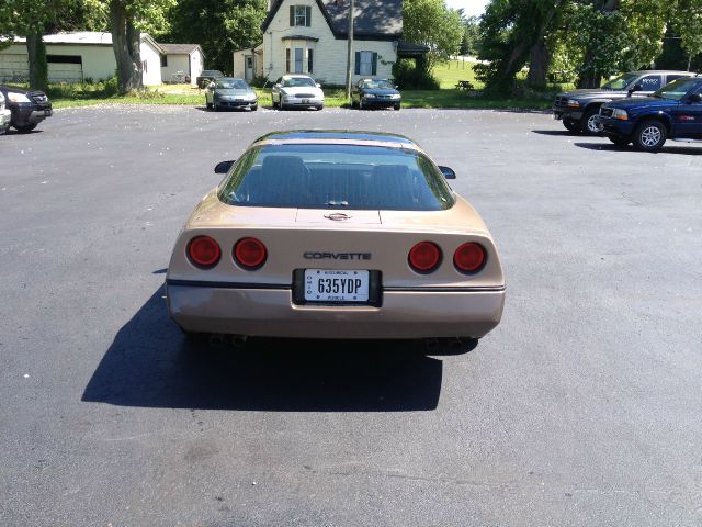 Chevrolet Corvette 1985 photo 1