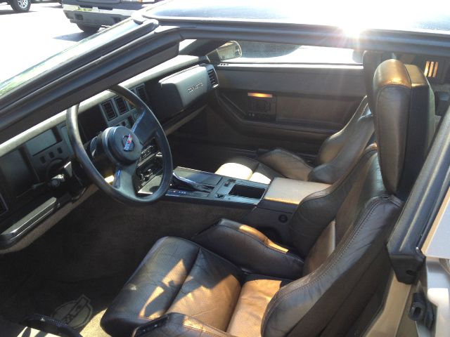 Chevrolet Corvette 1985 photo 4