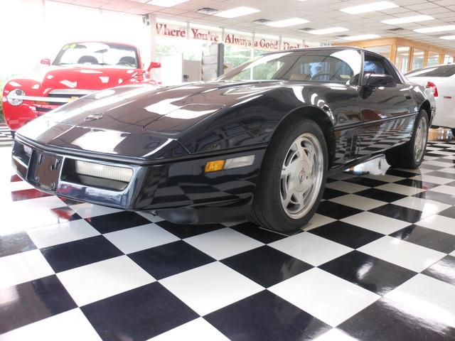Chevrolet Corvette 1988 photo 1