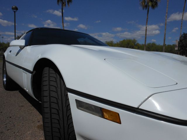 Chevrolet Corvette 1989 photo 2