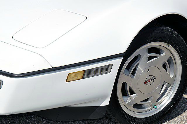 Chevrolet Corvette 1989 photo 1