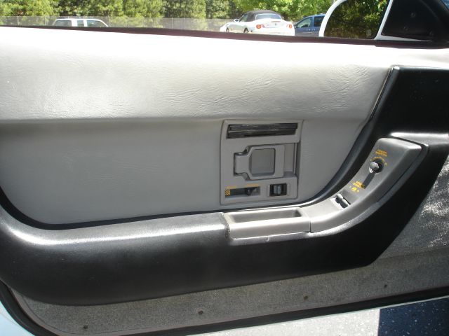 Chevrolet Corvette 1990 photo 20