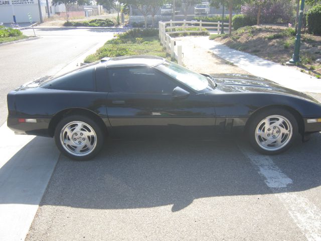 Chevrolet Corvette 1990 photo 1