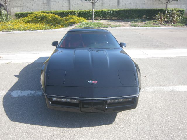 Chevrolet Corvette 1990 photo 2