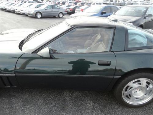Chevrolet Corvette 1990 photo 1