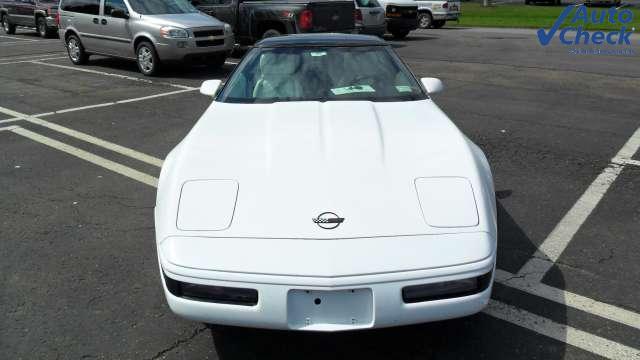 Chevrolet Corvette Base Coupe