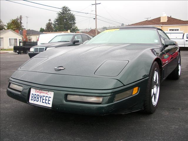 Chevrolet Corvette Base Coupe
