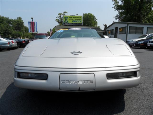 Chevrolet Corvette Base Coupe