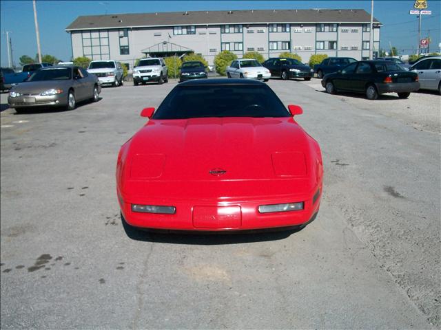 Chevrolet Corvette Base Coupe