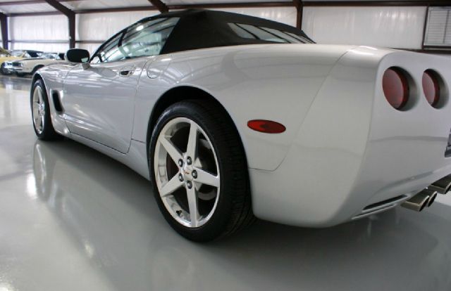 Chevrolet Corvette 1999 photo 2