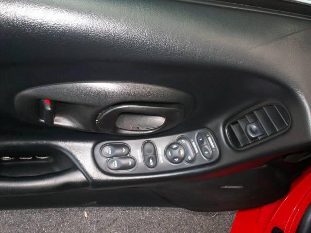 Chevrolet Corvette 2000 photo 2