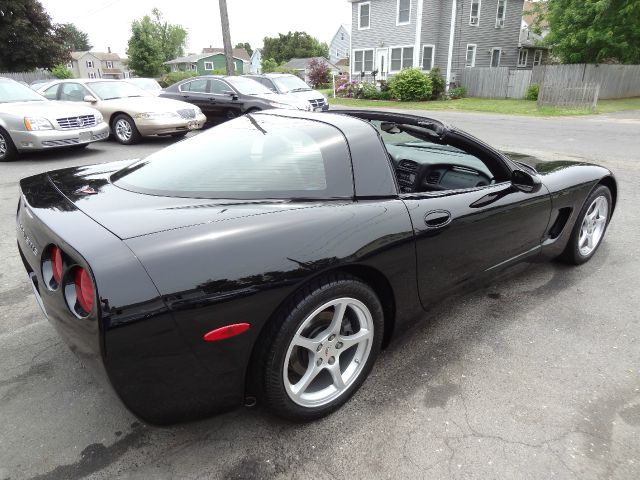Chevrolet Corvette 2000 photo 18
