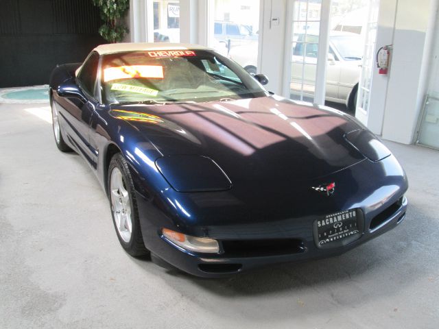 Chevrolet Corvette 2000 photo 2