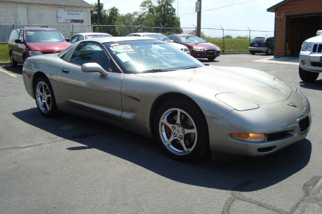 Chevrolet Corvette 2000 photo 1