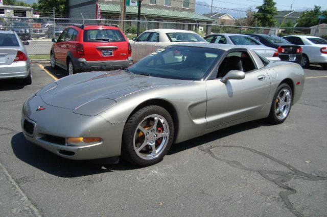 Chevrolet Corvette 2000 photo 2