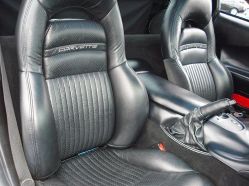 Chevrolet Corvette 2001 photo 2