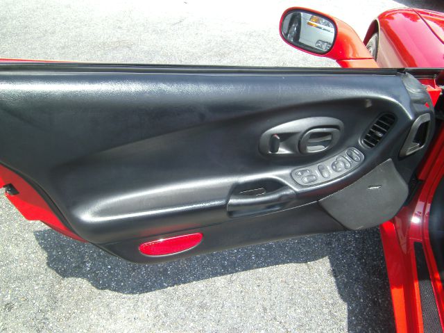 Chevrolet Corvette 2001 photo 1