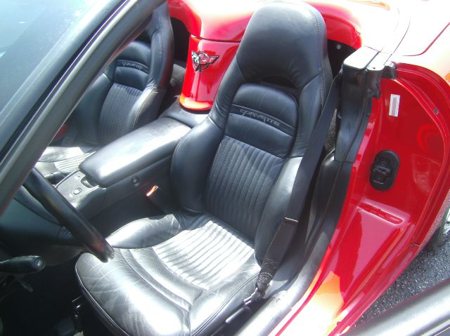 Chevrolet Corvette 2001 photo 12