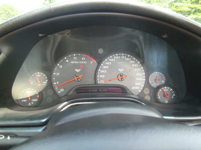 Chevrolet Corvette 2001 photo 2